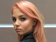 Алеся Кафельникова удивила резкой сменой имиджа