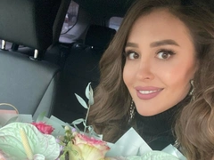 «Меня не испугало асимметричное лицо»: 32-летняя Анна Бузова перенесла инсульт