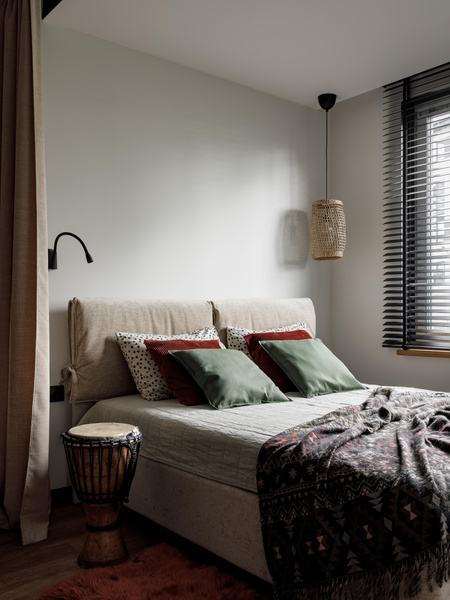 Кровать за занавеской: 35 примеров из реальных интерьеров | myDecor
