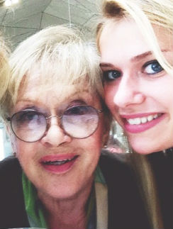 Алиса Фрейндлих и ее внучка Анна Тарасова