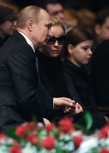 Владимир Путин выражает соболезнования Марине Зудиной и ее дочери Марии