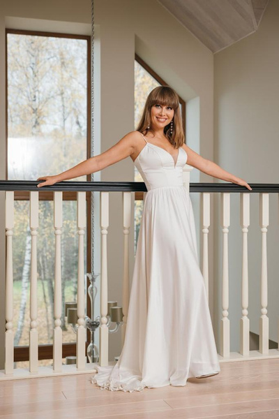 Четыре платья и одна невеста: Юлия Беретта примерила свадебные наряды — первые фото