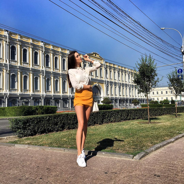 Анастасия Костенко показала, как делает уколы красоты