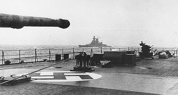 История необычного морского боя: фашистский крейсер против советского острова