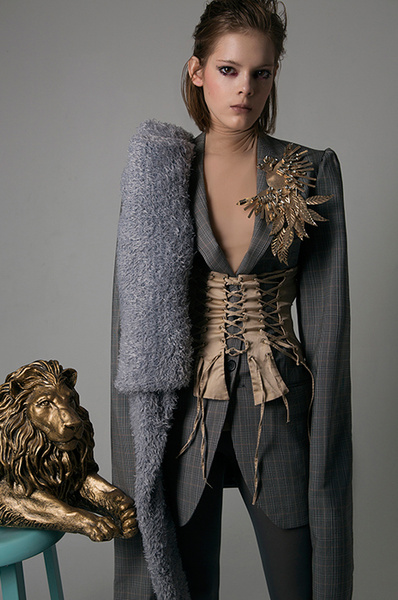 броши Yana Markova