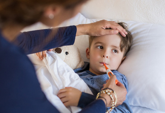 У взрослых будут осложнения: 4 инфекции, которыми лучше переболеть в детстве