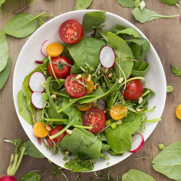 Запасаемся витаминами: 3 вкусных рецепта салатов для начала осени