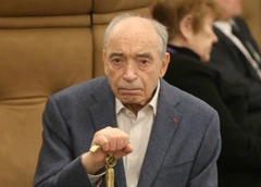 Валентин Гафт оказался в инвалидном кресле