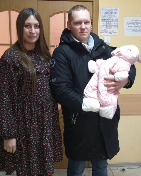«Изо рта пошла пена, я потеряла много крови»: Екатерина Хомченко родила восьмого ребенка с отеком легких
