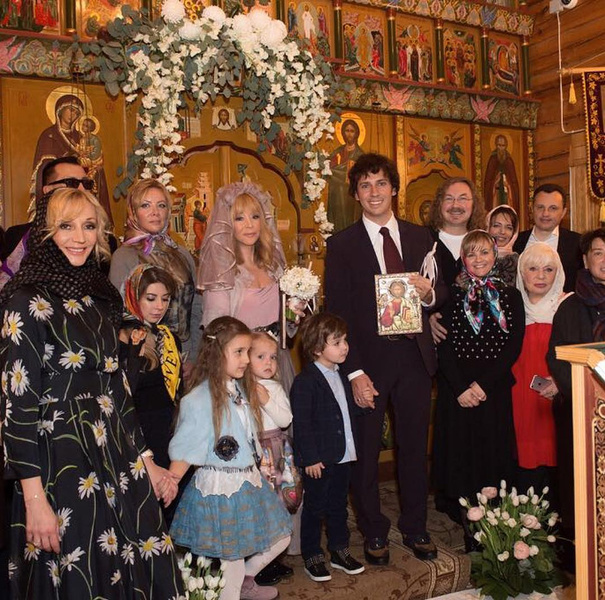 День рождения Пугачевой: европейское гражданство, венчание и скандал с плагиатом