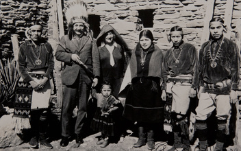 Вождь Относительность: как Эйнштейн с американскими индейцами фотографировался