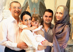 Певица Слава крестила младшую дочь