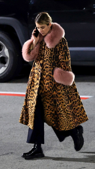 Самое модное: Эмма Робертс нашла пальто мечты с леопардовым принтом, который сейчас в тренде