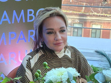 Бывший поздравил, нынешний не отходил: помолодевшая Татьяна Буланова открыла ресторан за 50 миллионов