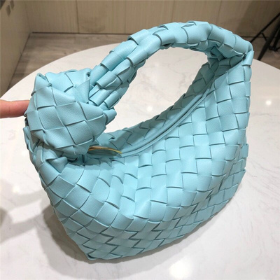 Плетеная мини-сумка