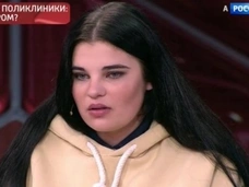 Мать, бросившая дочь в поликлинике, несколько лет назад отказалась от сына
