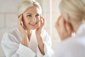 Вечерний уход за кожей лица для тех, кто старше 40: советы эксперта