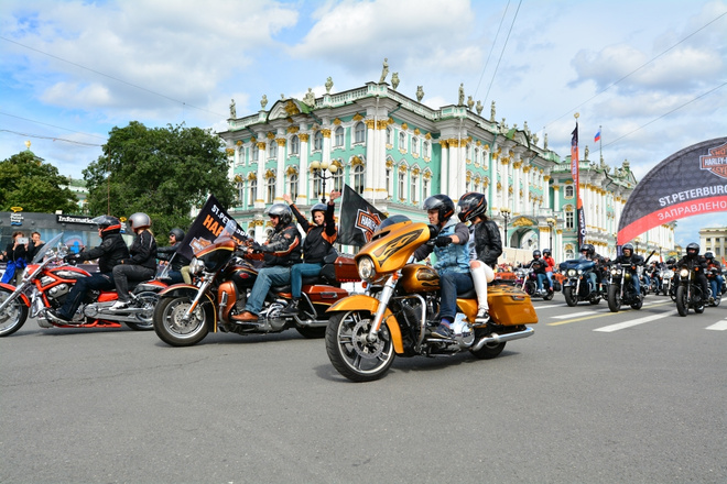 Анна Колчанова Санкт Петербург байк клуб Harley. Кто такой Питер байки. Онлайн байк СПБ.