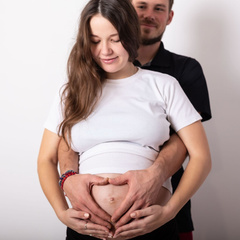 «С чего ты взял, что я хотела ребенка?!»: психолог о том, как реагировать мужу на упреки беременной жены
