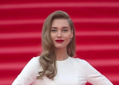 Босоножки Gucci и футболка Givenchy: гардероб пятилетней дочери Кристины Асмус