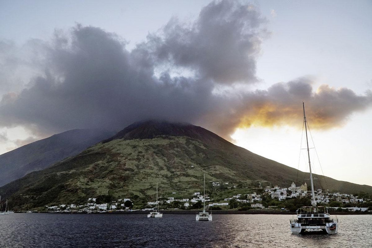 Игра с огнем: вулканическая жизнь на острове Стромболи в 9 фотографиях