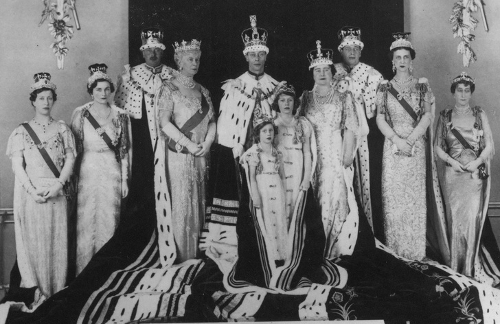 Вошли в историю: 20 легендарных фото с коронации Георга VI, которые вы никогда не видели