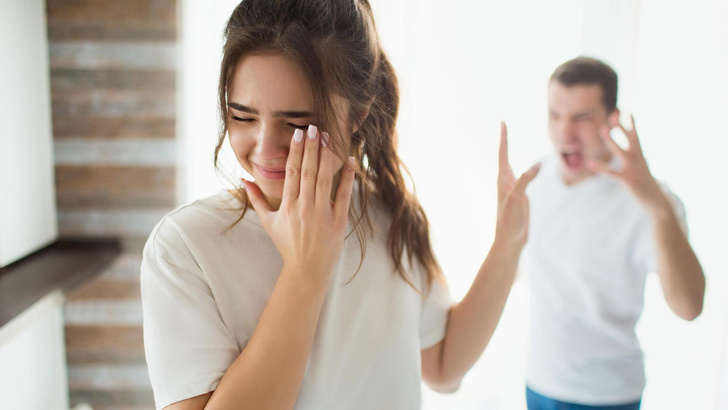 «Тебе пора лечиться!»: 16 фраз домашних насильников — проверьте ваши отношения