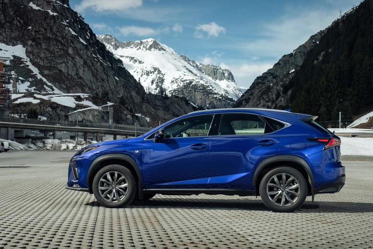 Lexus NX300: ванильное с перцем