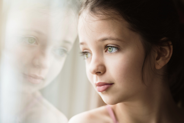 Фото №1 - «10-летняя дочь плачет по любому поводу — ничего не могу поделать»