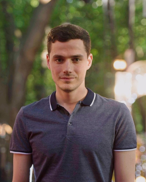 Холост, умен и красив: что мы знаем о 28-летнем сыне Бориса Крюка