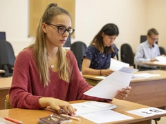 С 1 сентября в каждой школе в начале учебной недели будут исполнять гимн России