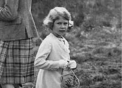 Самый роскошный и удивительный подарок, который Королева получила в детстве