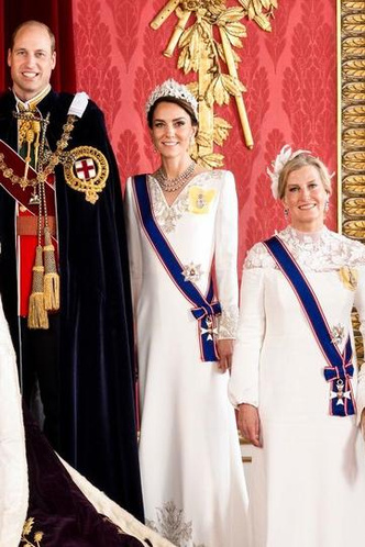 Причуды принцессы: зачем Кейт Миддлтон покупает все платья в двух цветах
