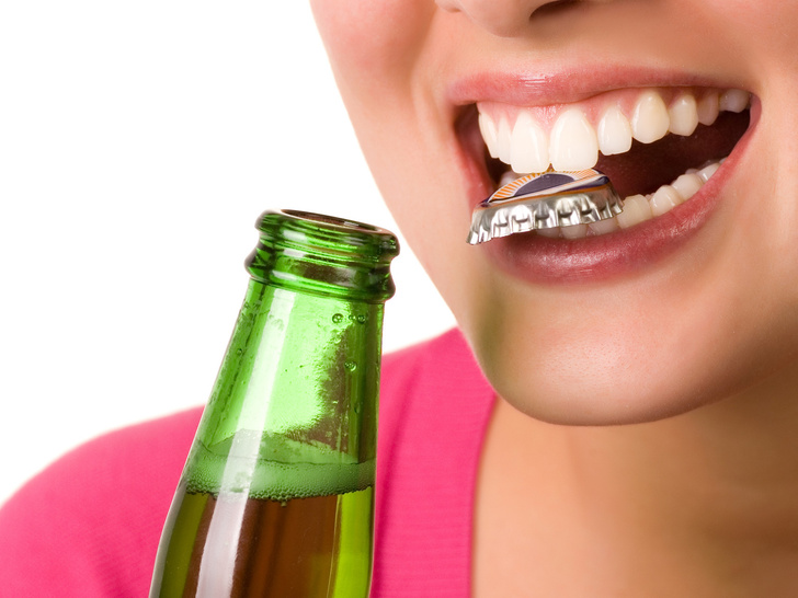 6 худших привычек, которые день за днем разрушают ваши зубы (но вы не замечаете)