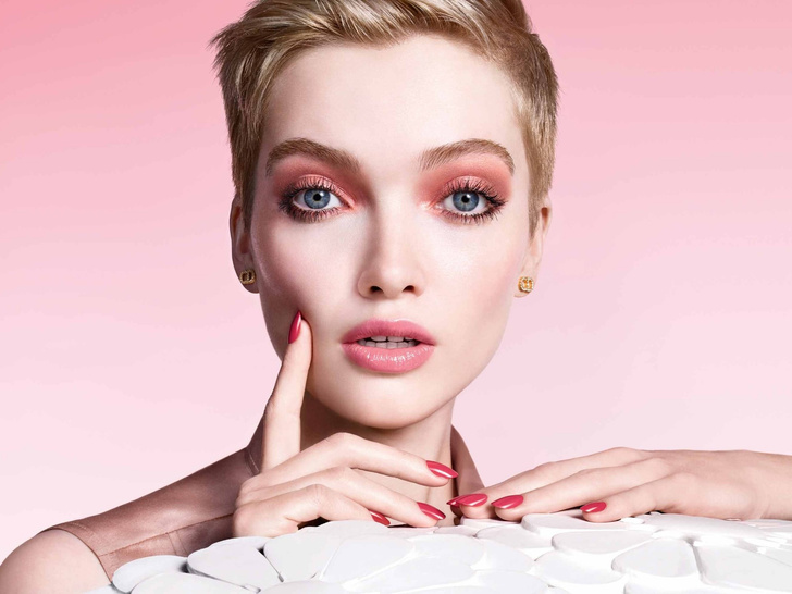Pure Glow: 7 незаменимых средств для создания весеннего макияжа