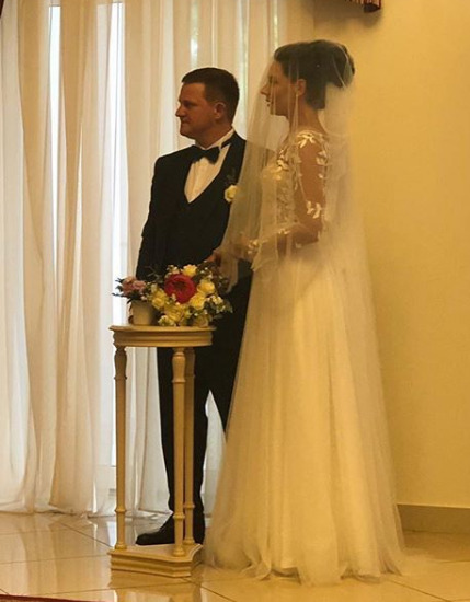 Звезда сериала «Мажор» Александр Обласов опубликовал фото со свадьбы