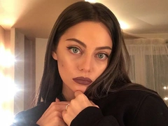 Экс-участница SEREBRO
Катя Кищук после ухода от Фадеева лишилась даже аккаунта в социальной сети