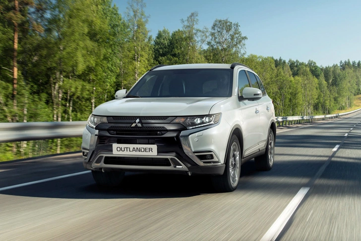 Почти классика. Mitsubishi обновила кроссовер Outlander