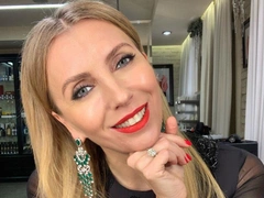 Игра на нервах: Светлана Бондарчук выложила свое видео совсем без одежды