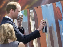 Кейт Миддлтон стала диджеем, а Уильям нарисовал граффити