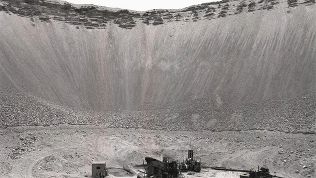 История одной фотографии: ядерный мегакратер в Неваде, 1962