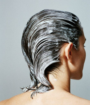 5 вредных привычек в уходе за волосами, которые стоит избегать зимой