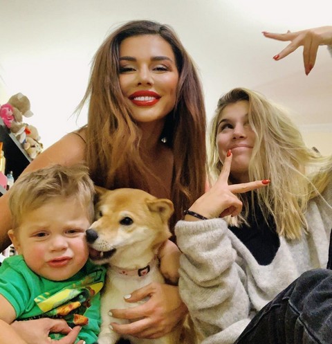 Анна Седокова с детьми