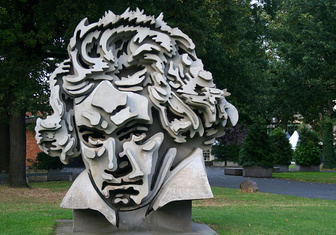 «Чтобы мир примирился со мной»: ДНК-анализ волос Бетховена раскрыл его медицинские и семейные секреты