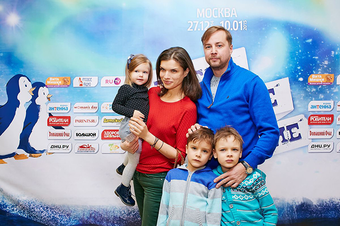 Мария Киселева с успехом показала премьеру новогоднего шоу на воде
