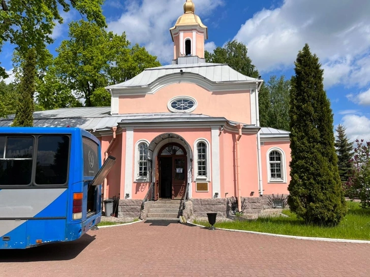 В Санкт-Петербурге прощаются со звездой «Битвы экстрасенсов» Еленой Ясевич. Репортаж