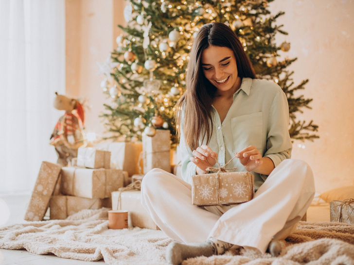 Скрытые намеки: тайный смысл новогодних подарков, которые вы получили от близких — проверьте их сразу
