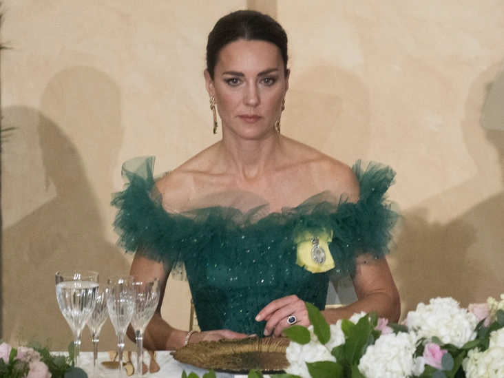 Герцогиня Кембриджская на приеме генерал-губернатора Ямайки в Кингстоне в пятый день тура по Карибам, 24 марта 2022