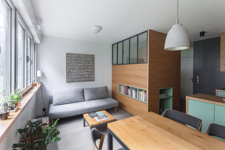 Маленькая студия 30 м² со встроенной мебелью в Париже