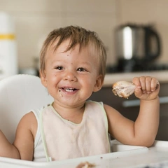 Жирные продукты в меню ребенка: что можно и с какого возраста